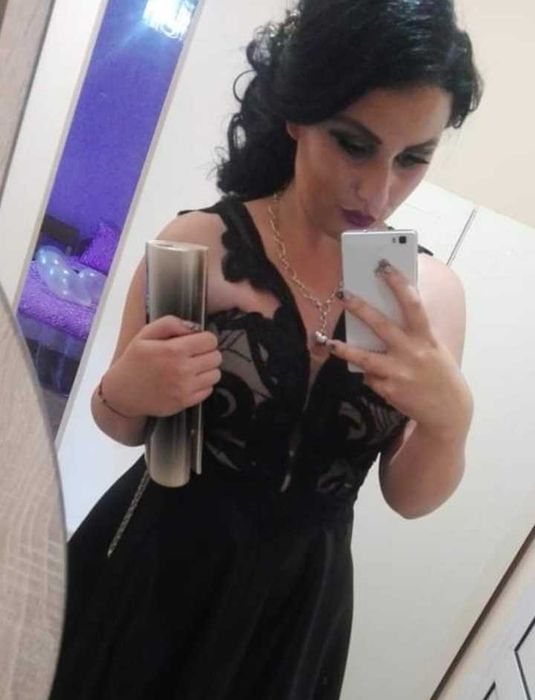 Продавам бална рокля