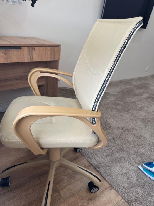 Продам кресло для работы