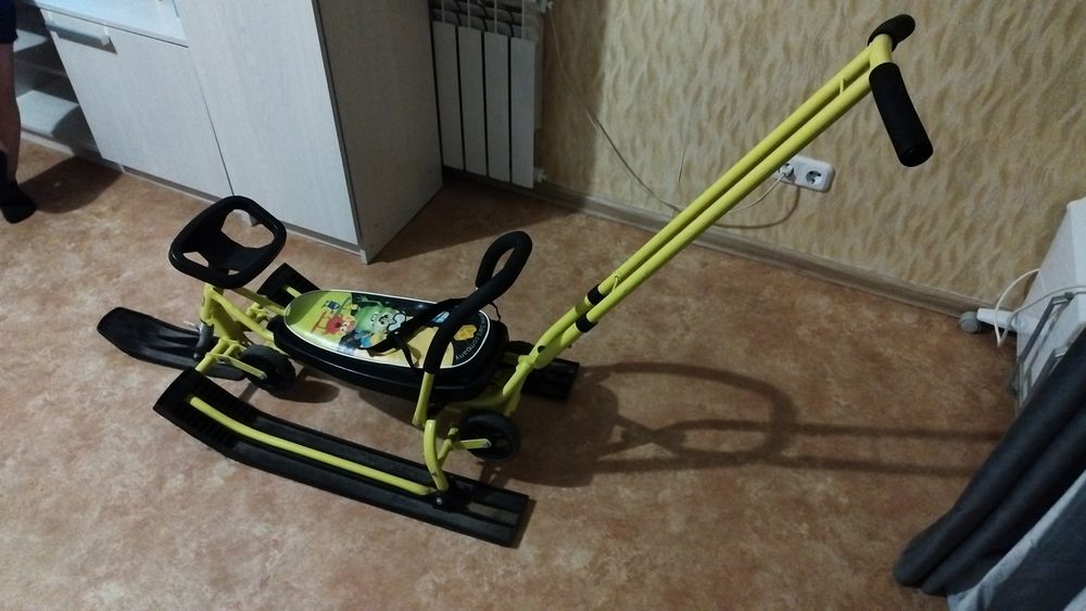 Продам       снегокат.