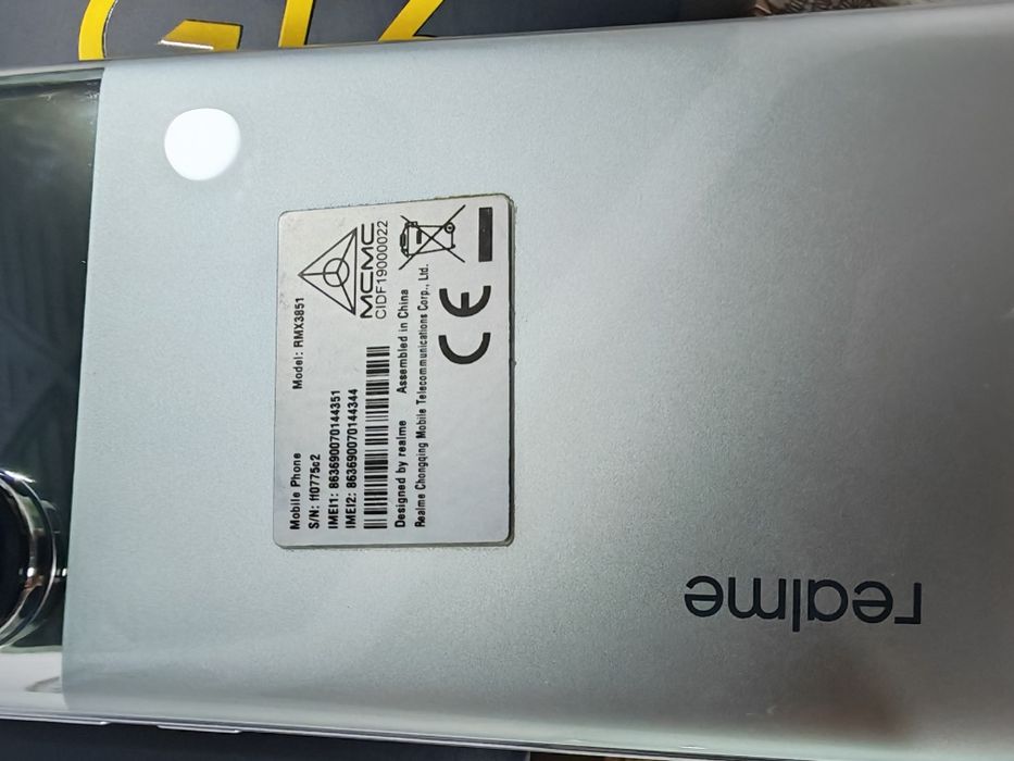 Realme GT 6 Global 12/256 GB, экран с трещиной, читайте описание!