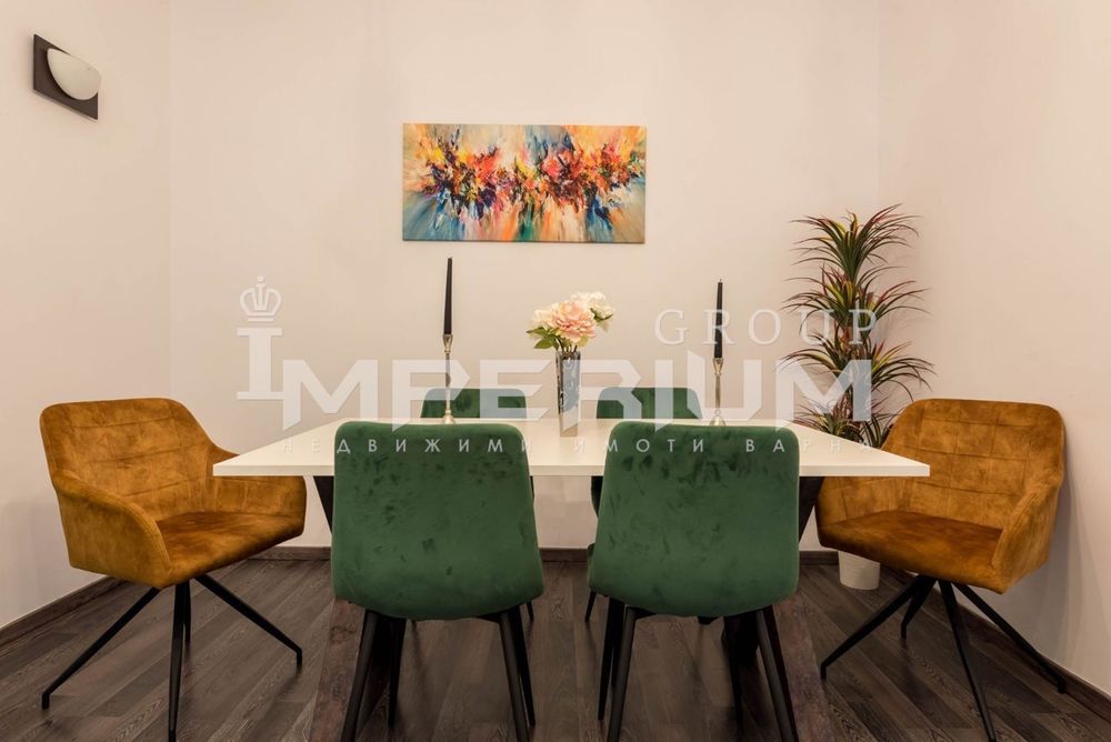 Дава се под наем Тристаен апартамент в Варна, Център - 85 кв.м за 747.66 € - Снимка #2