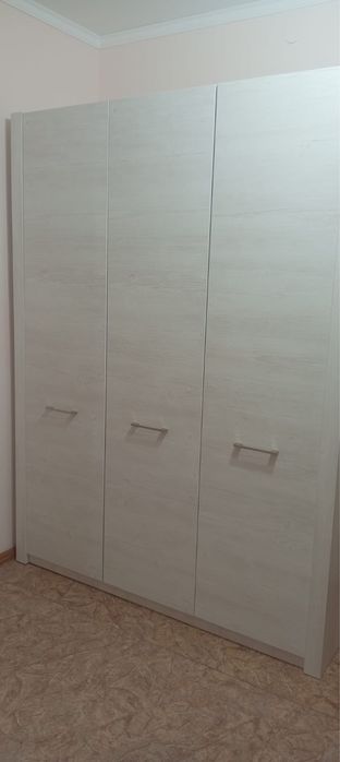 Продам шкаф новый