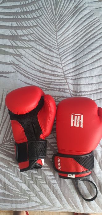 Боксерские перчатки