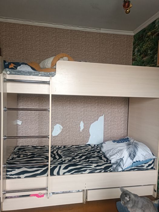 Продам двухъярусную кровать