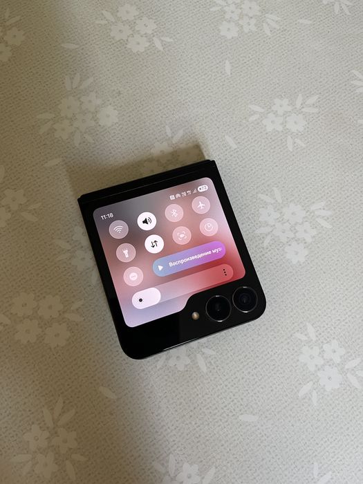 Самсунг Galaxy Z flip 7 fe