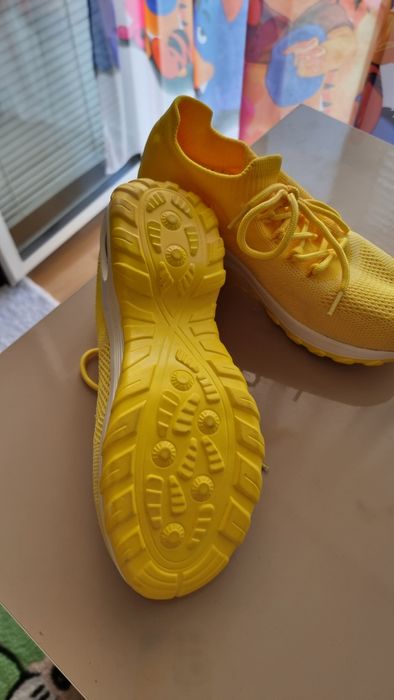 Продавам нови маратонки