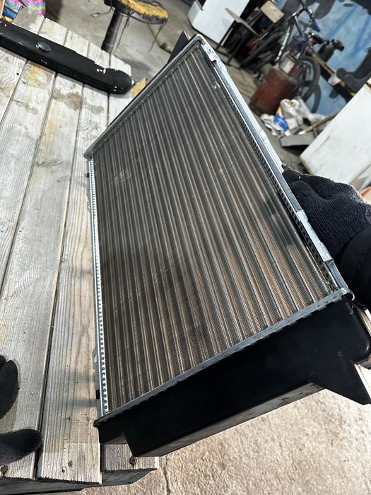 Радиатор Audi 80 b4