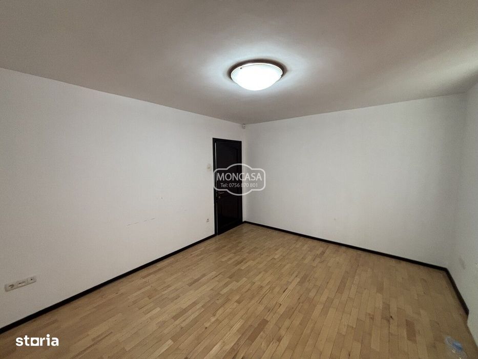 Apartament 3 camere decomadat, strada Primaverii