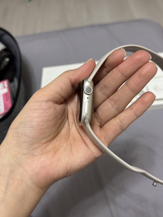 Apple Watch Series 8 41mm бежевый