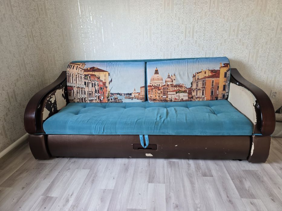 Продам б/у диван