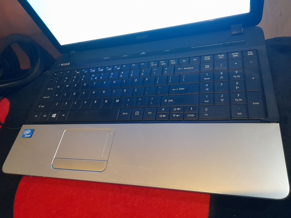 Laptop Acer 15,6” – stare bună
Vând laptop Acer, funcțional și în stare bună, potrivit pentru internet, filme, școală și activități de zi cu zi.