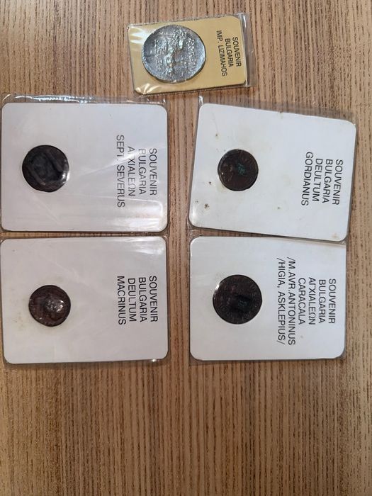 Реплики на монети