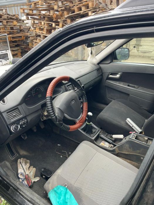 Lada priora  по запчастям