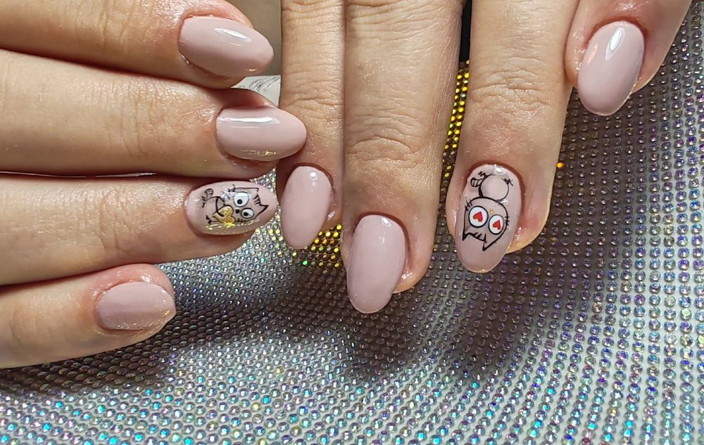 Unghii cu gel și semi