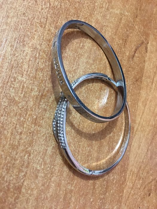 Серебристые браслеты от ролекс