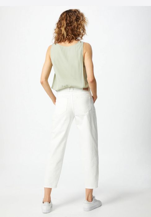 Бели дънки - чисто нови