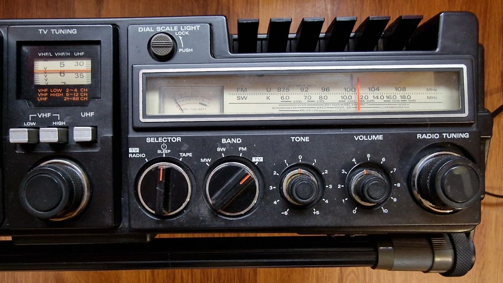 d*7様 National TV-Radio-Cassette Recorder TV-Radio-Cassette-Recorder HITACHI Bucuresti Sectorul 1 • OLX.ro