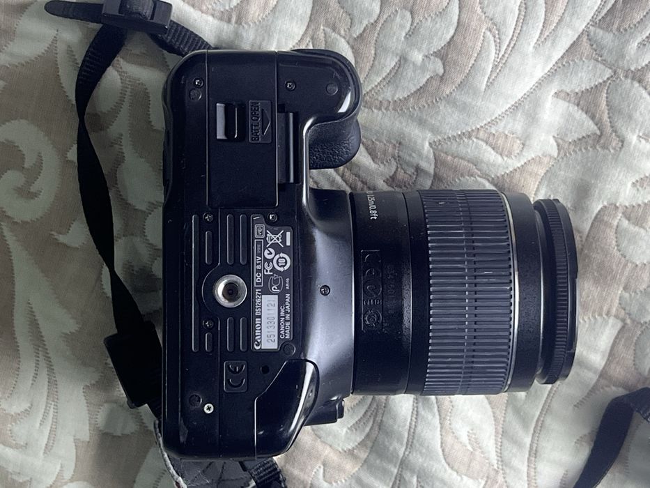 Срочно продаю canon 550d в неплохом состоянии