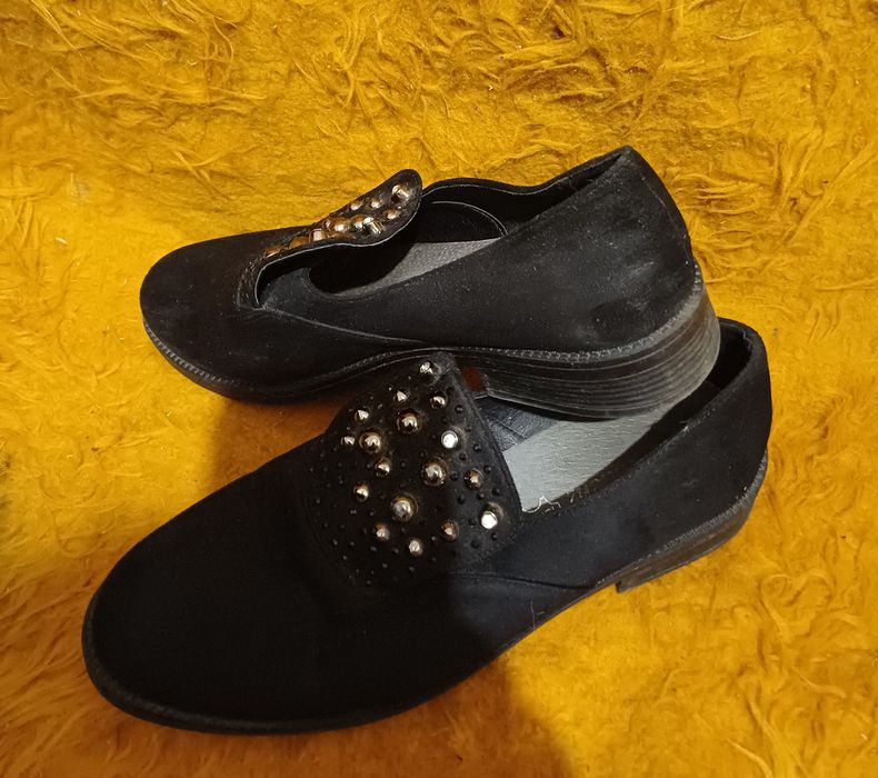 Дамски обувки излишни