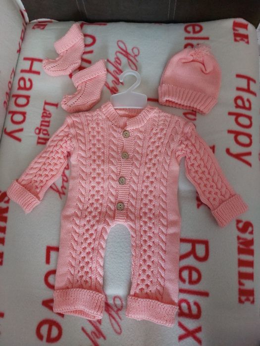 Вязанный костюм на новорожденную девочку +1-4