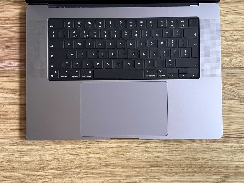 MacBook Pro 16 M1 Max`10 CPU/32 GPU/32GB RAM/512GB SSD