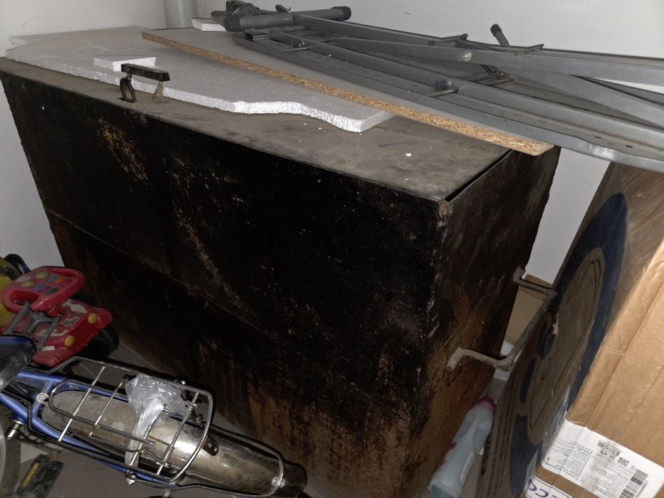 Продам металлический ящик