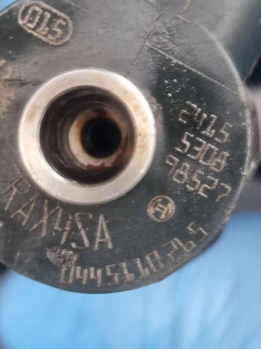 Dezmembrez Opel Vivaro motor 2.5 euro 4