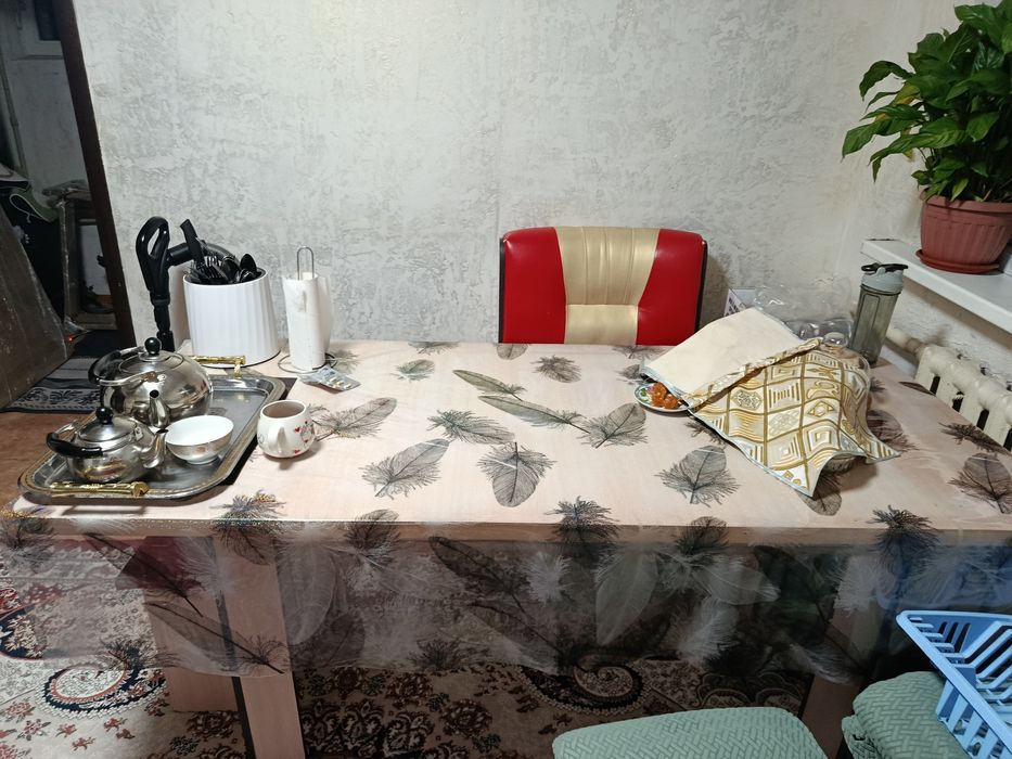 Продам стол для кухни в хорошем состоянии