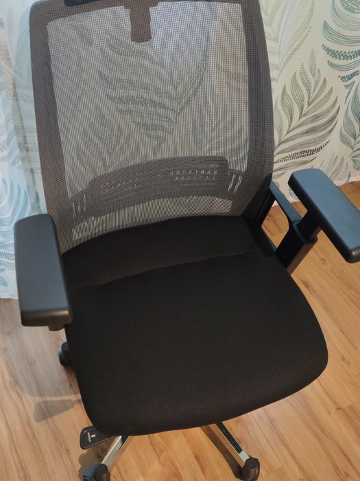 Офис стол - модерен дизайн