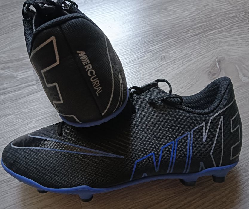 Обувки за футбол - Nike и Adidas
