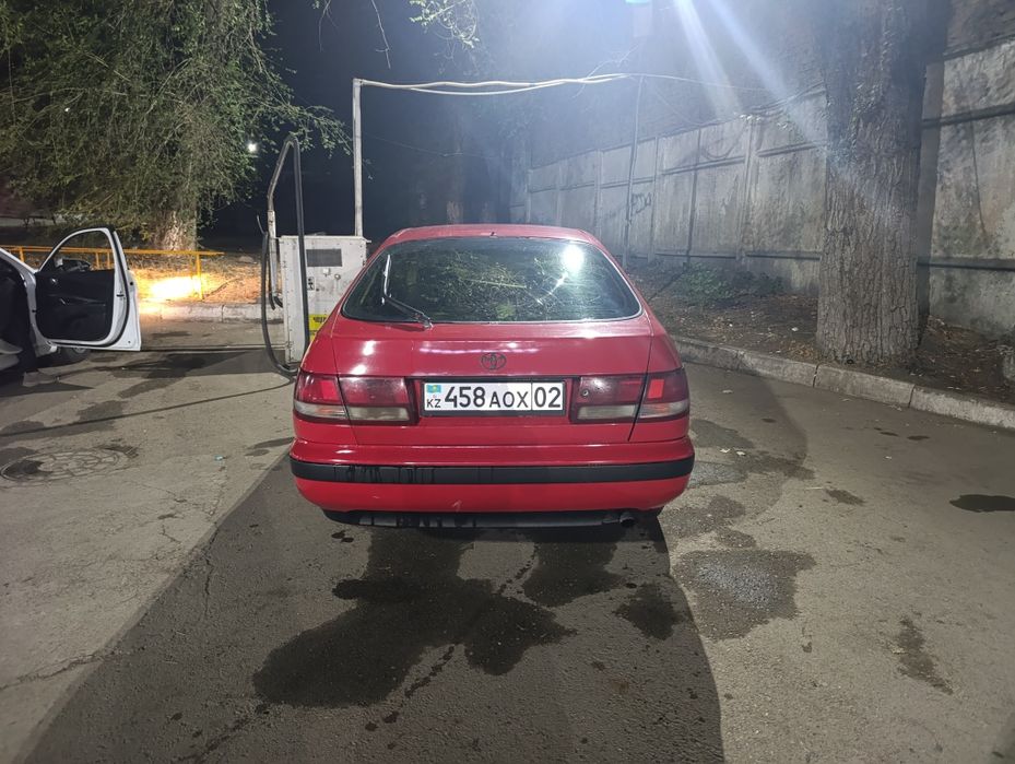 Продам Carina e 1994г