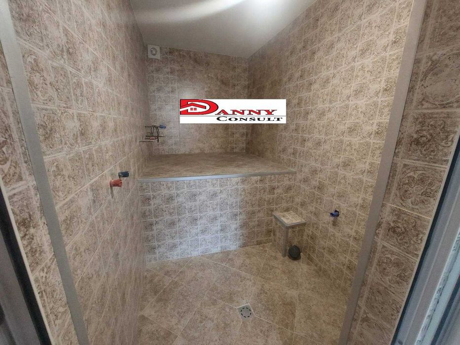 Двуетажна реновирана къща в с. Радевци - Габровски балкан