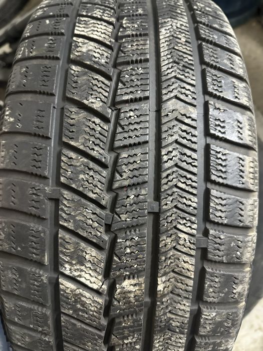 Авто шины 245/45R18 (2шт)