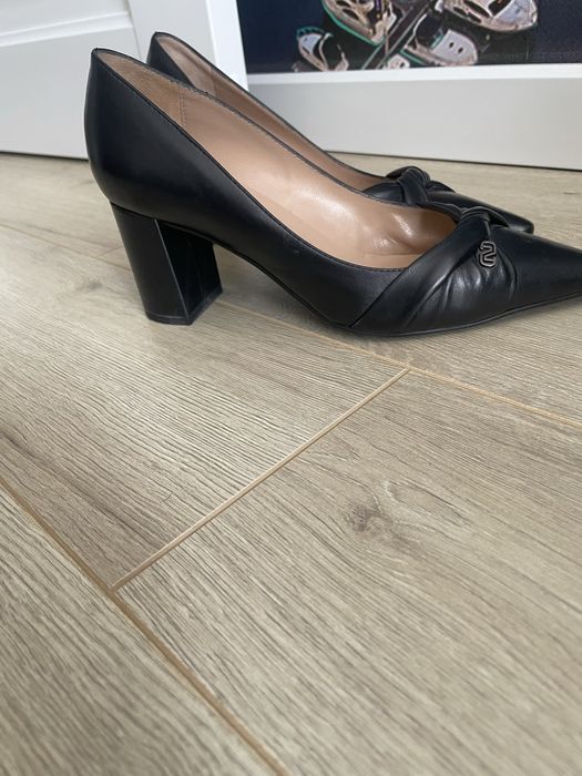 Продам женскую обувь