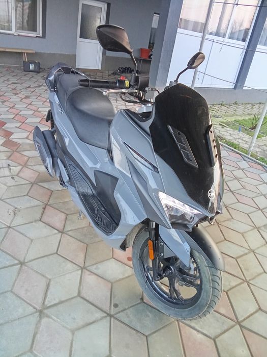 Vând Scuter SYM jetx 125cm
