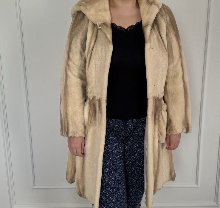 Норковая шуба с капюшоном