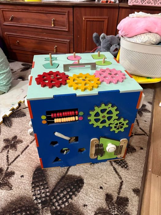 Бизикуб бизиборд раннего развития