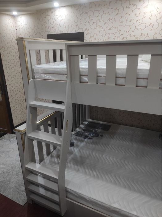 Mebel sotiladi holati juda yahshi matrasi ortopedik