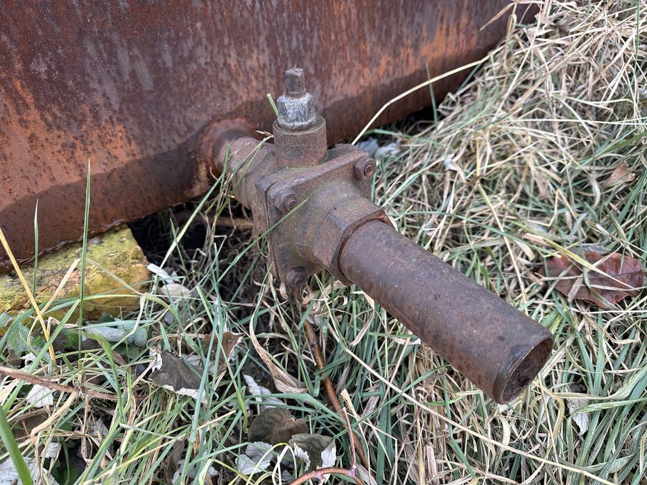 Продам емкость , три куба .