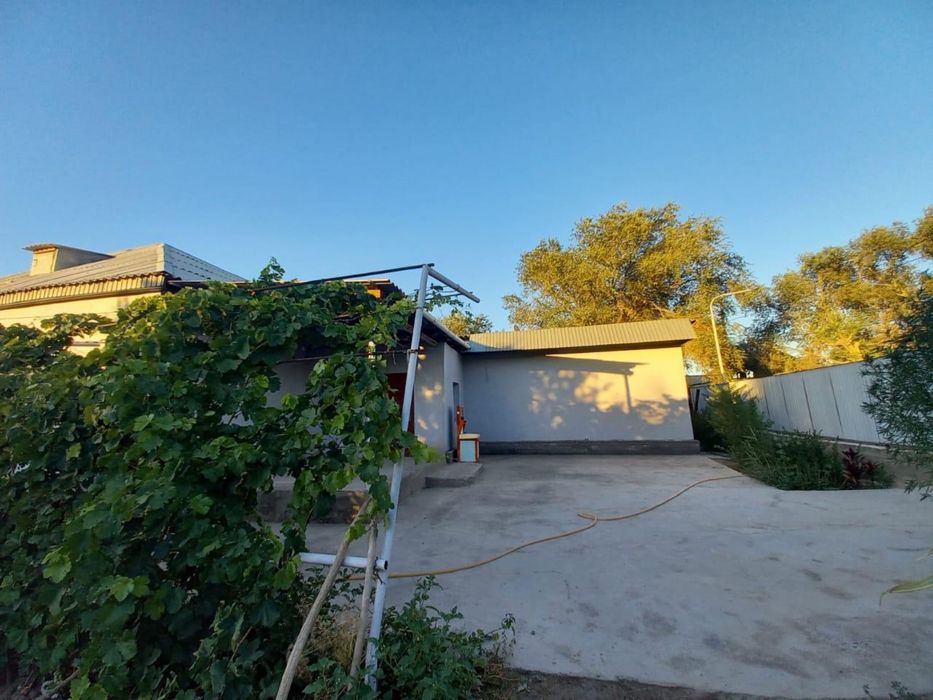 Үй сатылады. Дом продаются