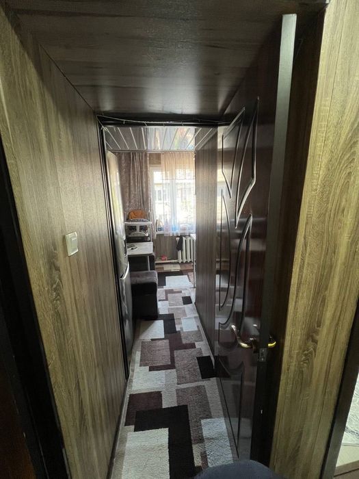 Продам квартиру спутник 8-1ком 2этаж двух этажного дома