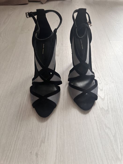 Босоножки Zara