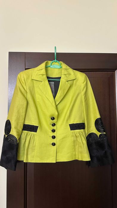 Женские костюмы размера S-M