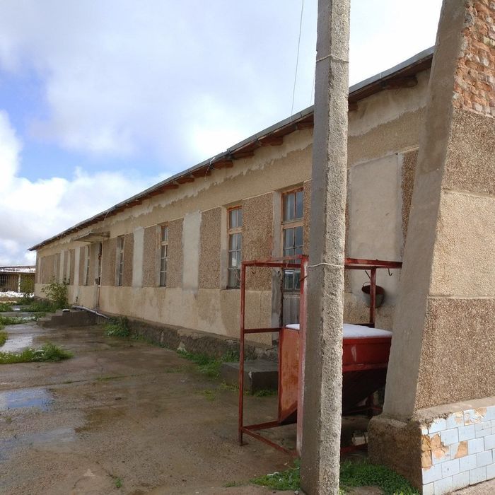 Bino va yer maydoni sotiladi