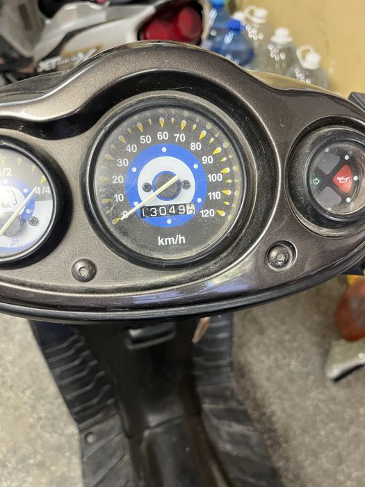 Скутер Suzuki AY50