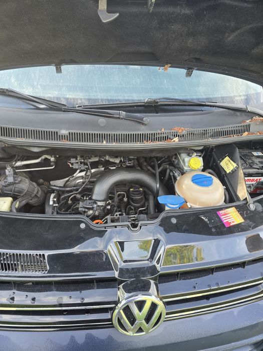 Vând Volkswagen Caravelle .Tracțiune integrala  4×4