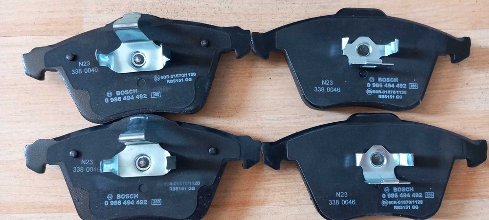 Продавам  Чисто нови накладки BOSCH 18.6mm.