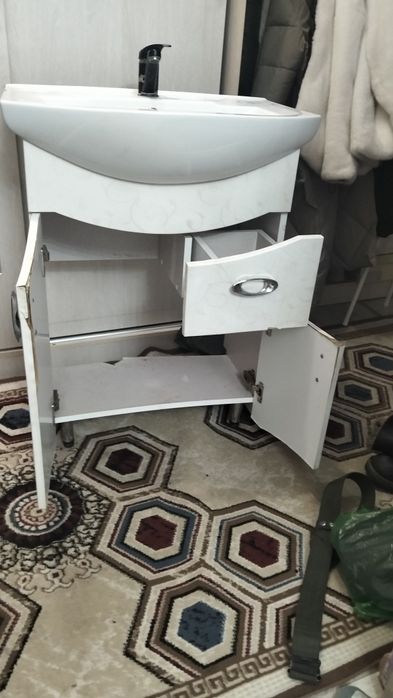 Продаю раковина с тумбой