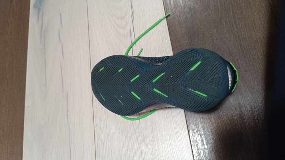 Adidasi baschet AE 1