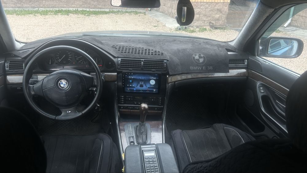 В продаже бумер е38, объем 3л